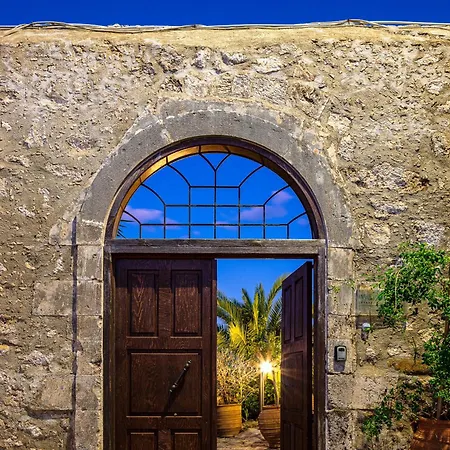 Candice - Luxurious And Historic With Sea View Villa *