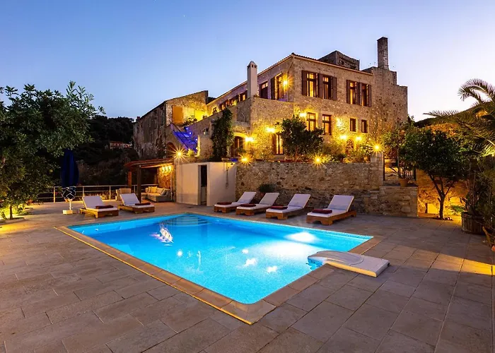 Candice - Luxurious And Historic With Sea View