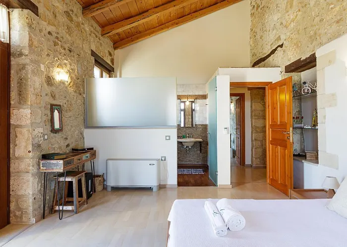 Villa Candice - Luxurious And Historic With Sea View Rethimnon