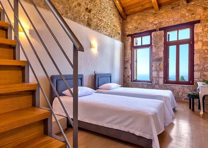 Candice - Luxurious And Historic With Sea View Villa Rethimnon