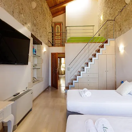Candice, Luxurious Historic With Sea View Willa *