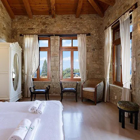 Candice, Luxurious Historic With Sea View Willa