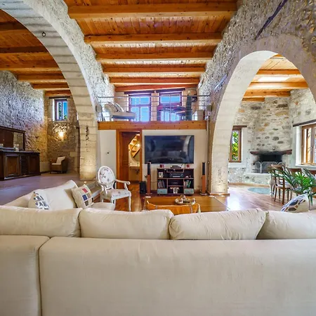 Candice, Luxurious Historic With Sea View Villa *