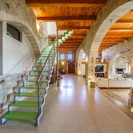 Villa Candice, Luxurious Historic With Sea View