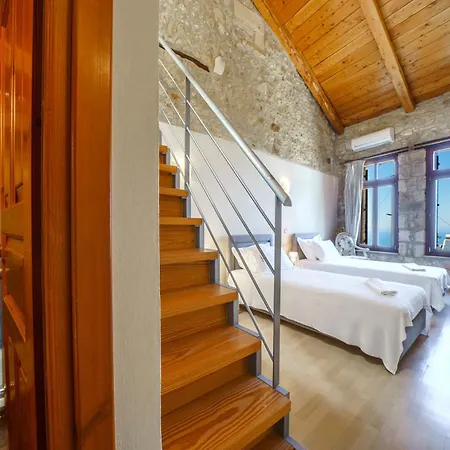 Candice, Luxurious Historic With Sea View By Rentado Villa *
