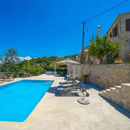 Villa Candice, Luxurious Historic With Sea View By Rentado *