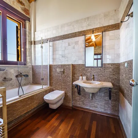 Candice Historic Venetian Retreat By Rentado Villa