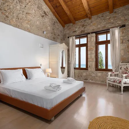 Candice Historic Venetian Retreat By Rentado