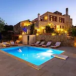 Candice - Luxurious And Historic With Sea View