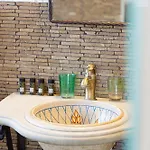 Candice - Luxurious And Historic With Sea View Villa *