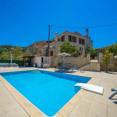 Candice, Luxurious Historic With Sea View By Rentado וילה