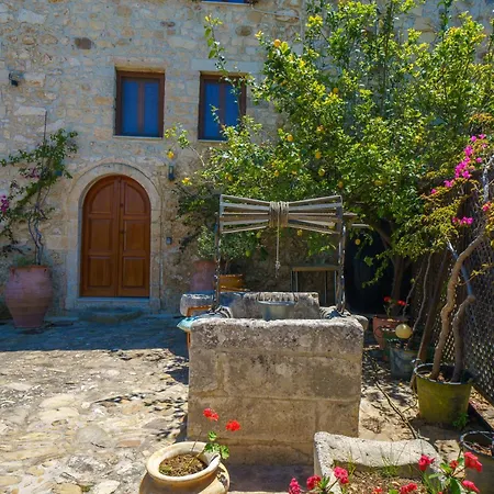 Villa Candice, Luxurious Historic With Sea View By Rentado