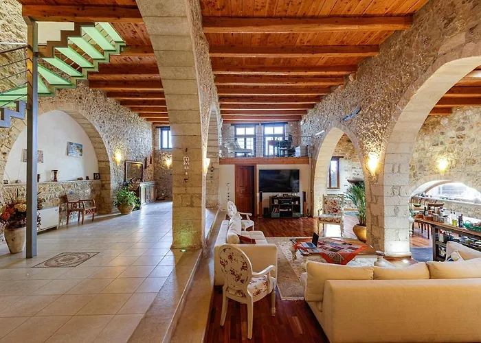 Candice - Luxurious And Historic With Sea View Villa Rétino