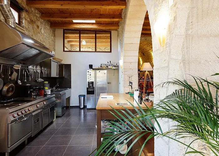 Candice - Luxurious And Historic With Sea View Rétino